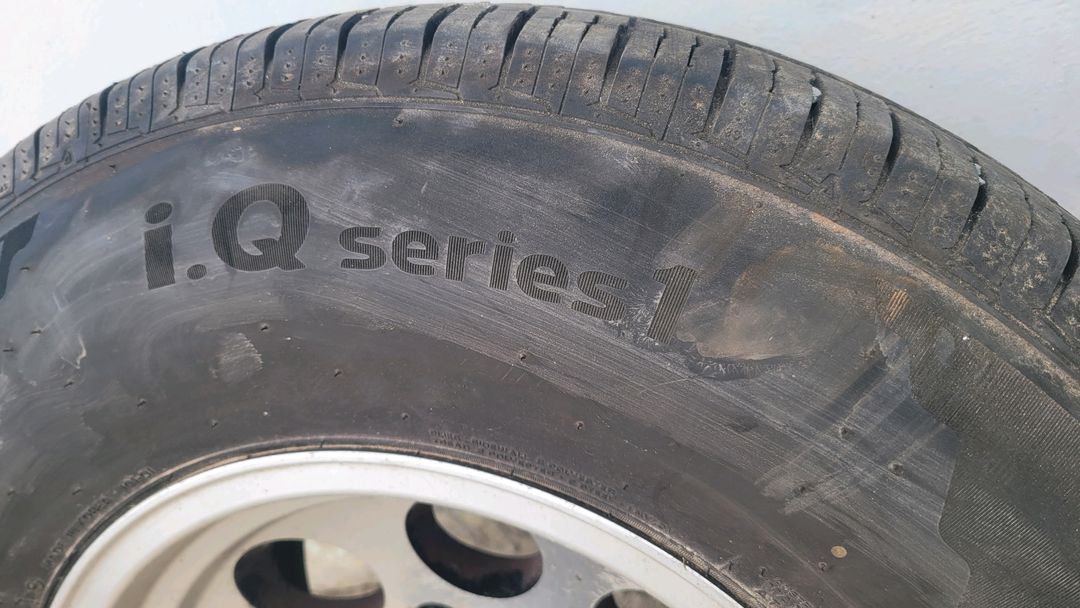 갤로퍼용15인치휠+255 75 15타이어 판매 이미지