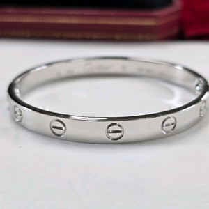 까르띠에 러브 클래식 팔찌 16호 화이트골드 이미지