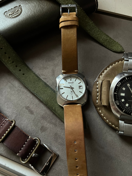 그랜드 세이코의 정점, 61GS 'The Pillow' (6145-8020) 하이비트 36000 판매/ 교환 이미지