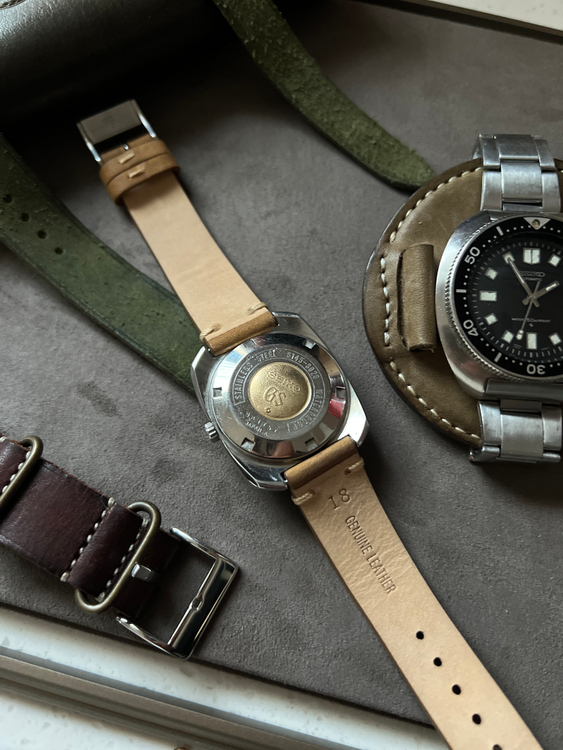 그랜드 세이코의 정점, 61GS 'The Pillow' (6145-8020) 하이비트 36000 판매/ 교환 이미지