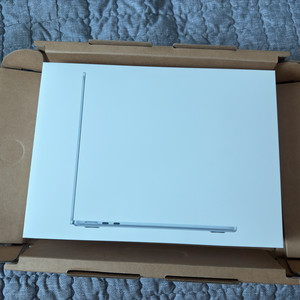 맥북 에어 M5 13인치 이미지