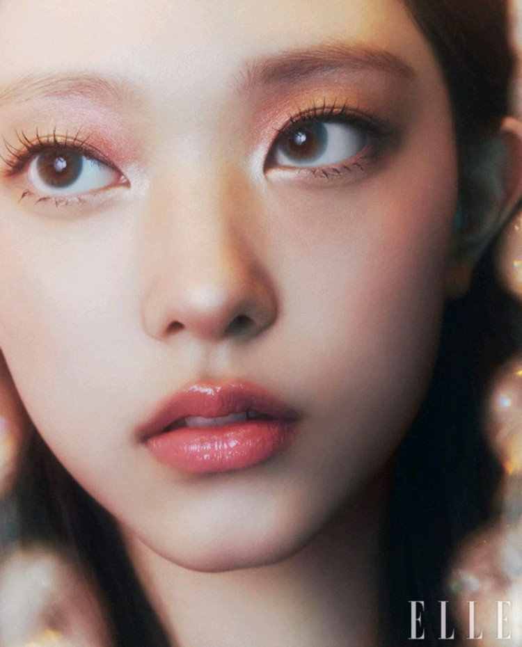 [한정판/새상품] 디올 홀리데이 포에버 스킨 글로우 쿠션 0N 뉴트럴 그랑발 NEW 케이스 앤드 리필 이미지