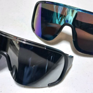 남성용 스포츠고글 2개 이미지