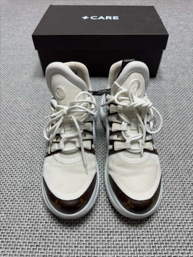 루이비통 아치라이트 스니커즈 신발 이미지