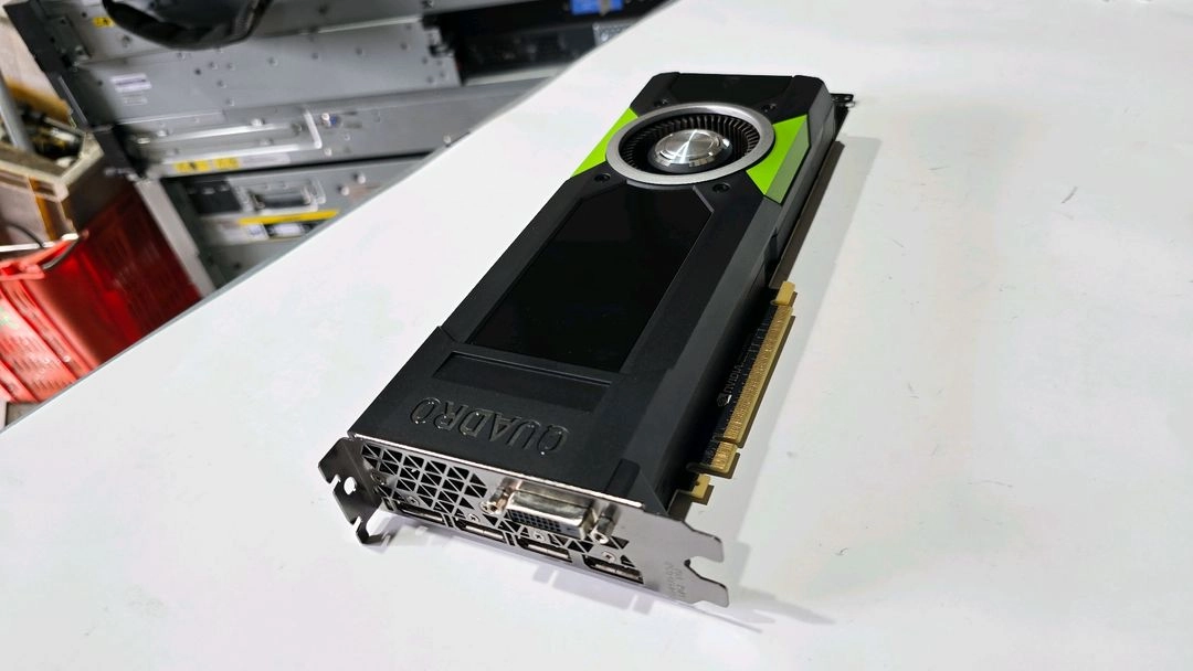 쿼드로 P5000 그래픽카드 이미지