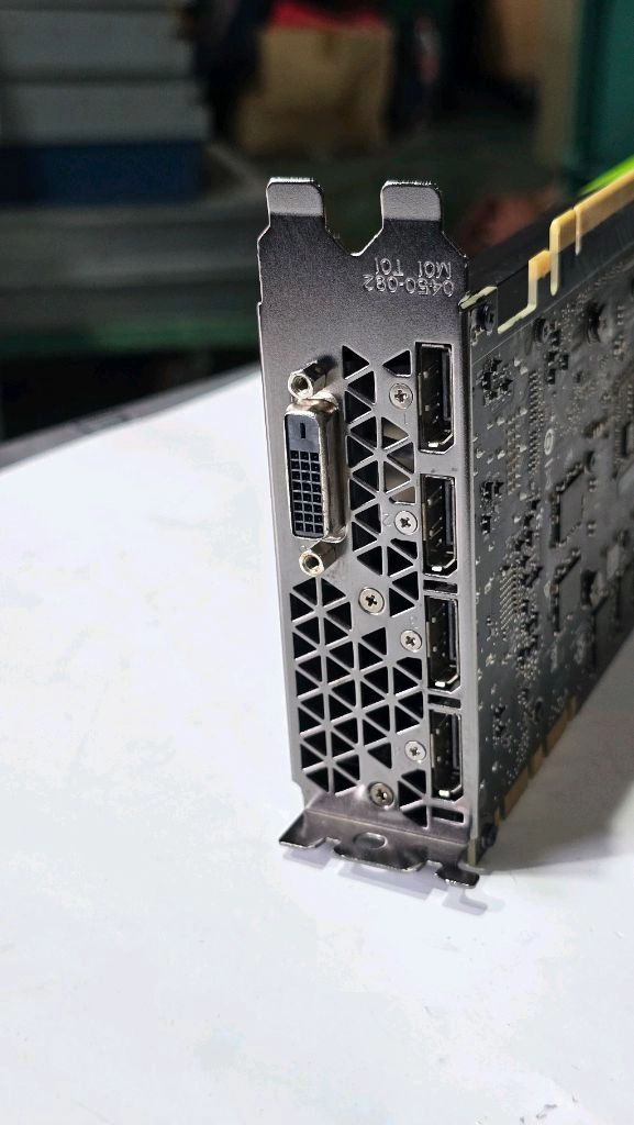 쿼드로 P5000 그래픽카드 이미지