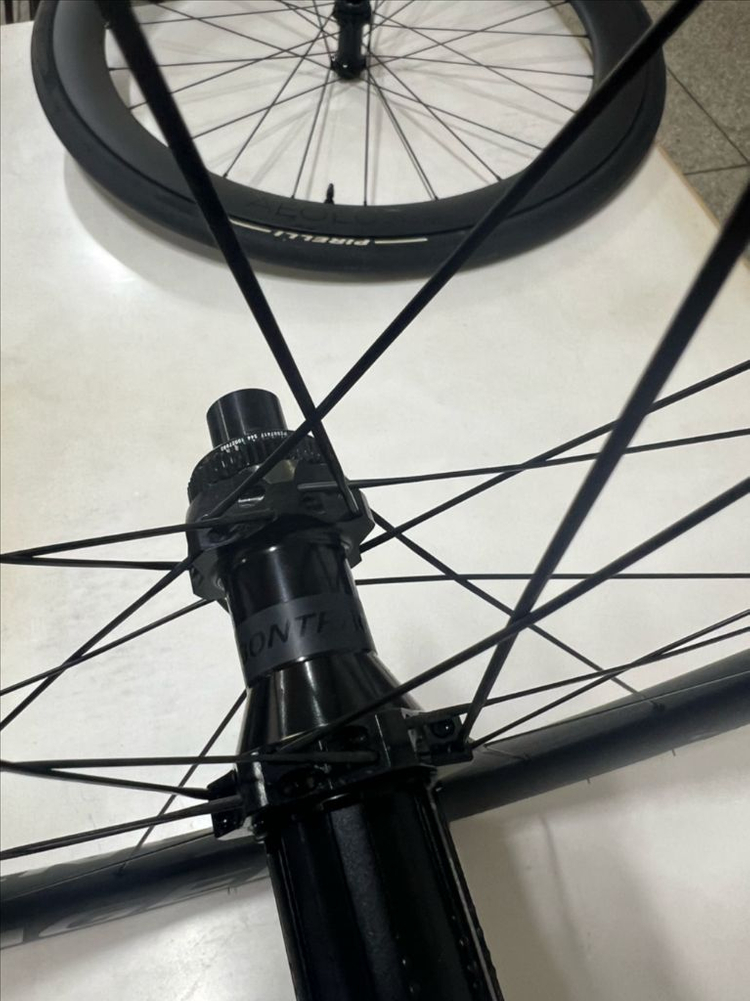 로드 자전거 본트래거 에올루스 프로 51 카본 휠셋 대차 팝니다 이미지