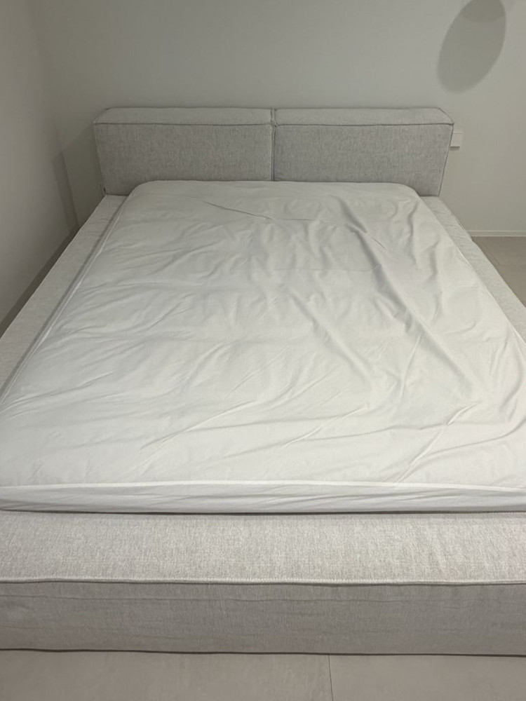 스테이모어 룬드 플랫 + 시몬스 바나 매트리스 퀸사이즈 침대 판매 이미지