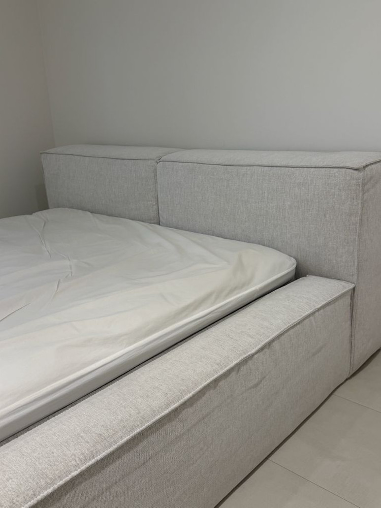 스테이모어 룬드 플랫 + 시몬스 바나 매트리스 퀸사이즈 침대 판매 이미지