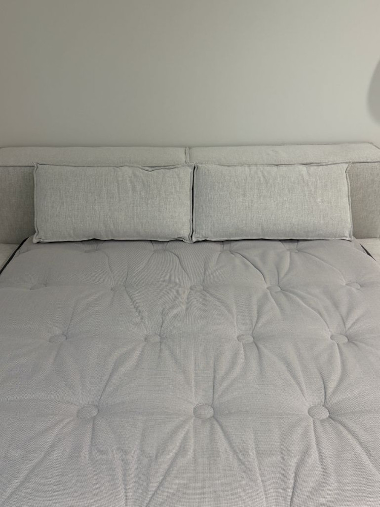 스테이모어 룬드 플랫 + 시몬스 바나 매트리스 퀸사이즈 침대 판매 이미지