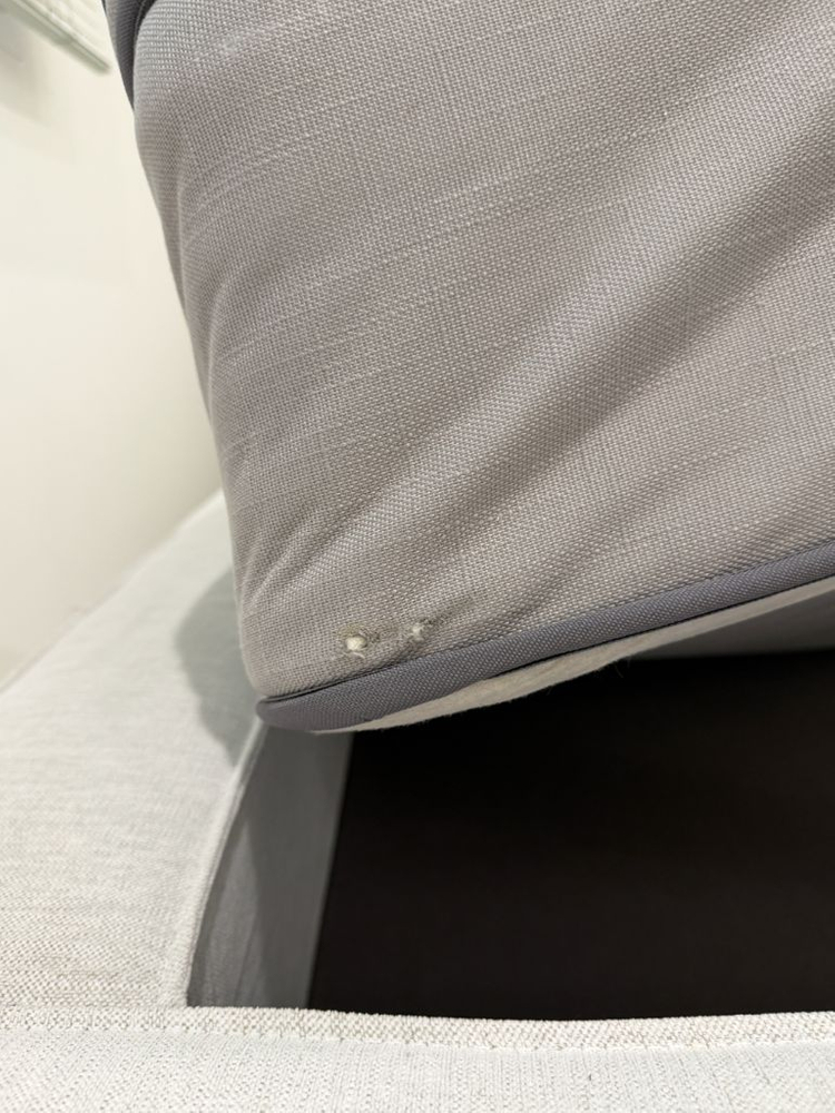 스테이모어 룬드 플랫 + 시몬스 바나 매트리스 퀸사이즈 침대 판매 이미지