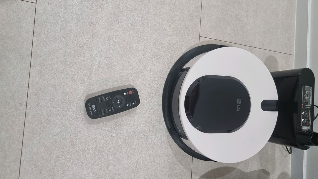LG오브제 로봇청소기 R9 M9 2개 일괄 판매 입니다 이미지