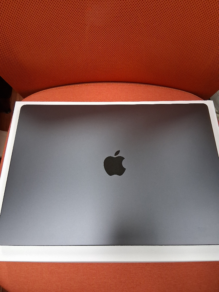 단순개봉 맥북프로16 M4pro 판매합니다. 이미지