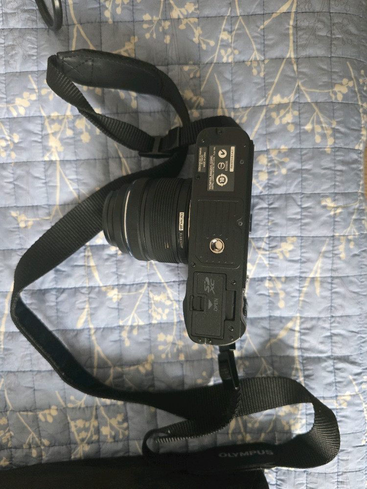 올림푸스 PEN E-P3 카메라 이미지