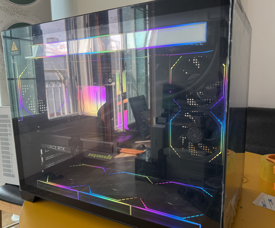 9600X 5060TI 블랙감성 새제품 본체 컴퓨터 이미지