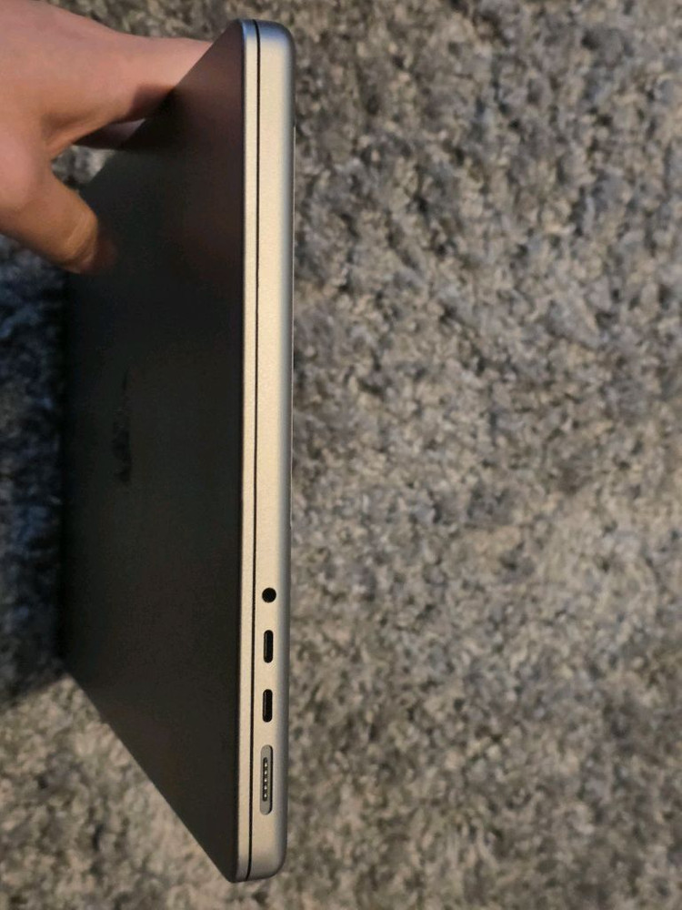 맥북 프로 14인치 M1 Max 고급형 스페이스 그레이 이미지