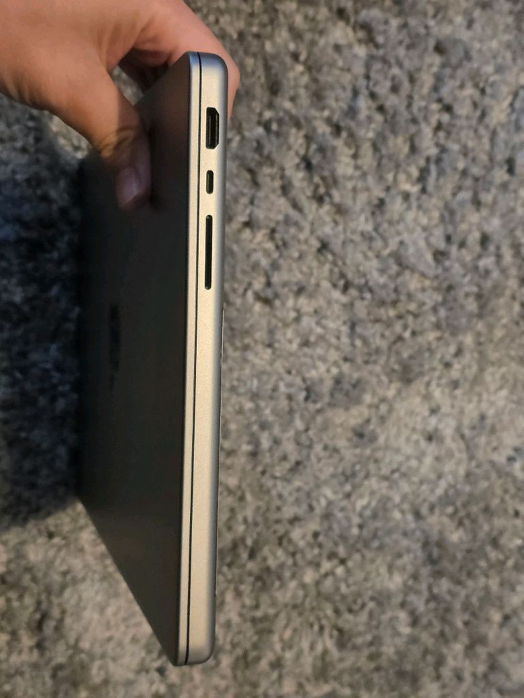 맥북 프로 14인치 M1 Max 고급형 스페이스 그레이 이미지