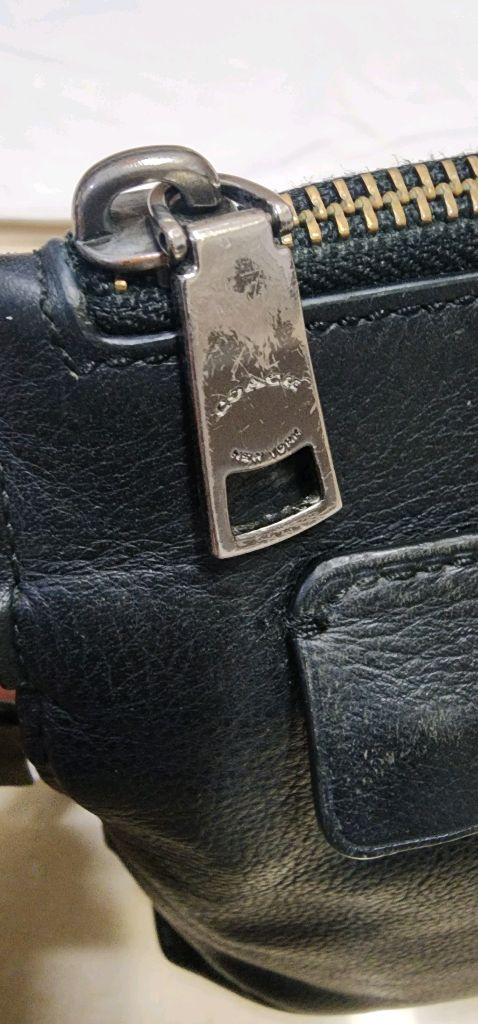 코치 가죽 클러치백/ 보테가베네타 반지갑 이미지