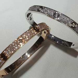 까르띠에 러브팔찌 못팔찌 풀파페삽니다 18k 이미지