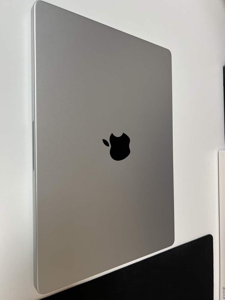 맥북 m2 프로 14 실버 이미지