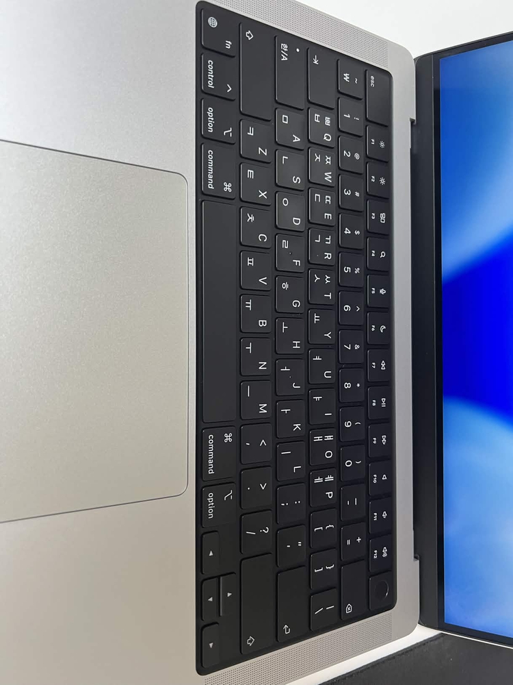 맥북 m2 프로 14 실버 이미지