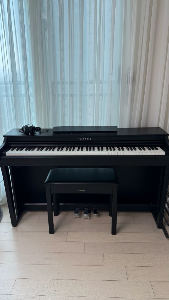 디지털피아노 이미지