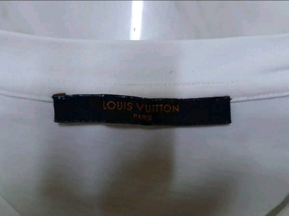 [전체글 필독 파격가 남여공용] 루이비통 반팔 티셔츠 XL 사이즈 (샤넬 구찌 프라다 펜디 에르메스 디올) 이미지