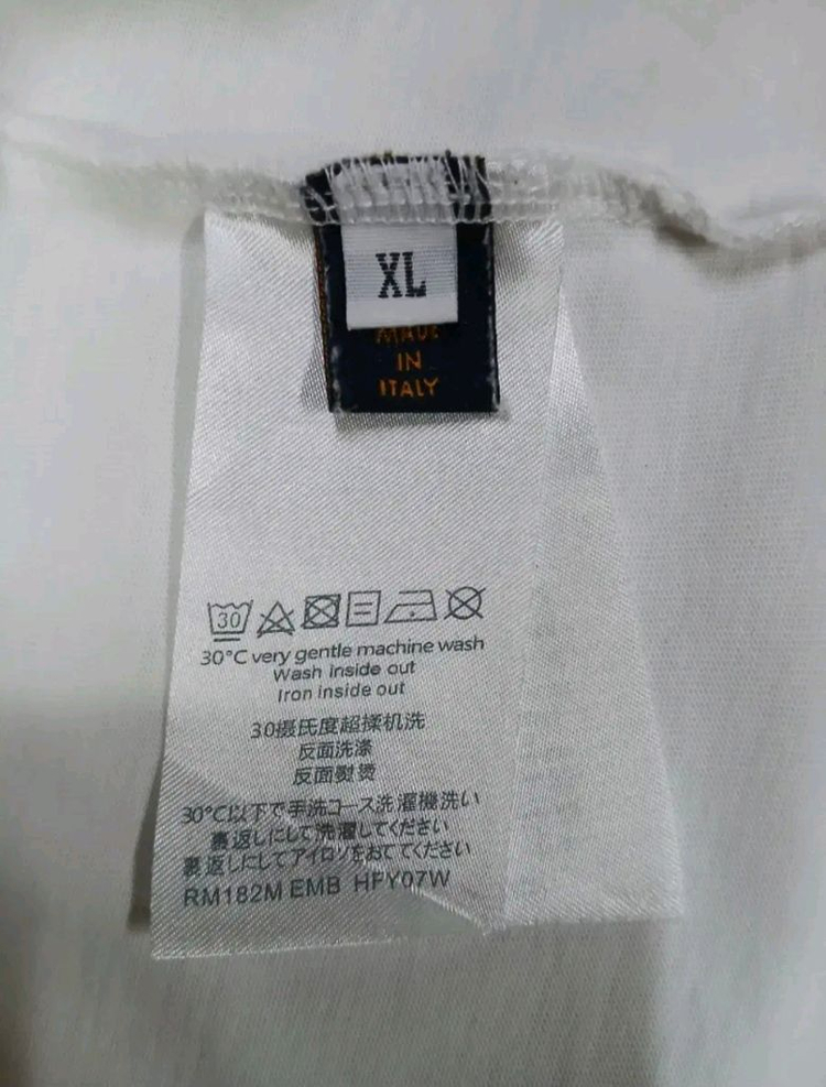 [전체글 필독 파격가 남여공용] 루이비통 반팔 티셔츠 XL 사이즈 (샤넬 구찌 프라다 펜디 에르메스 디올) 이미지