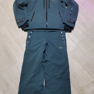 25/26 리미트 스키복 포레스트 컬러 L사이즈 팝니다. 이미지