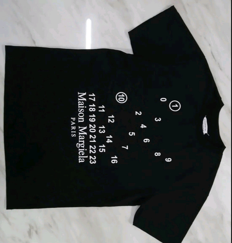 [파격가 남여공용] 메종마르엘라 로고 반팔 티셔츠 L 사이즈)루이비통 샤넬 구찌 펜디 프라다 에르메스 디올) 이미지