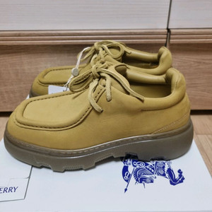 버버리 더비슈즈 41사이즈 이미지