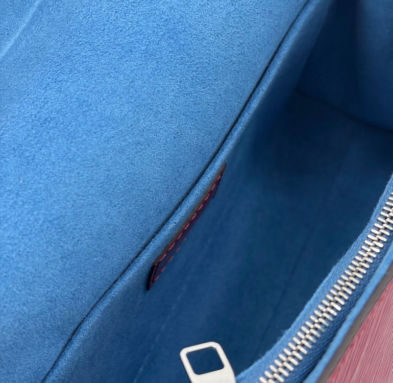 [MINI] 루이비통 여성 에삐 클루니 토트백 크로스백 미니 베리 레드 이미지