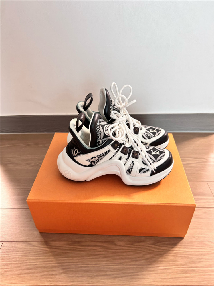 루이비통 아치라이트 스니커즈 36(230) 이미지