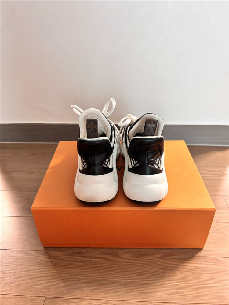 루이비통 아치라이트 스니커즈 36(230) 이미지