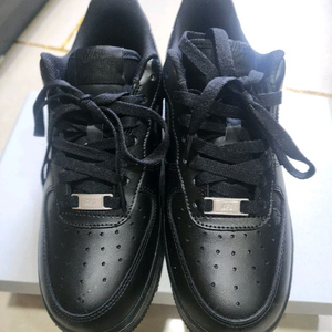 나이키 에어포스1 올블랙 이미지