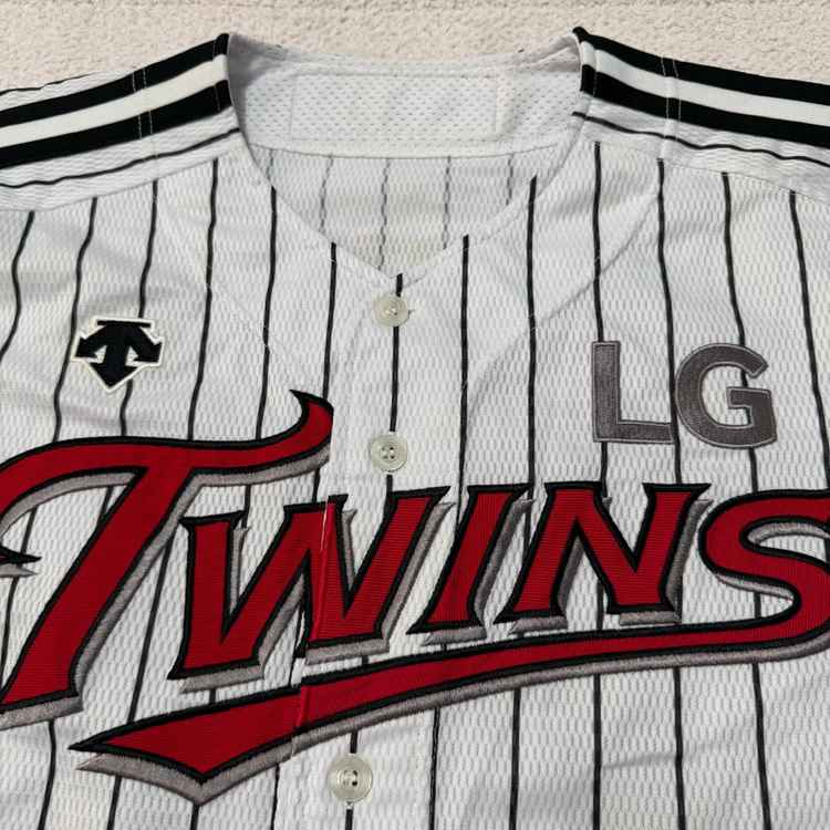 LG트윈스 야구 유니폼 데상트 신재웅 이미지