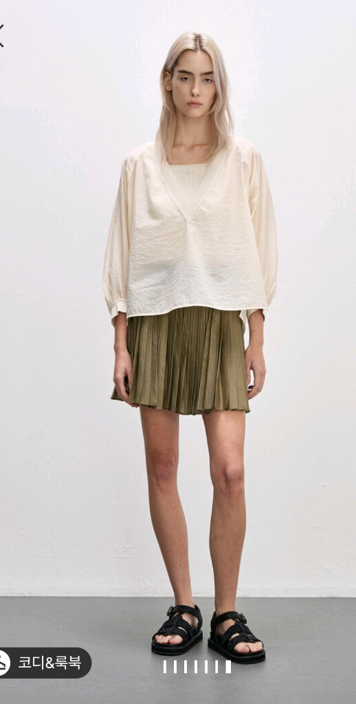 한섬 시스템 크링클 브이넥 탑& 슬리브리스 니트 탑 이미지