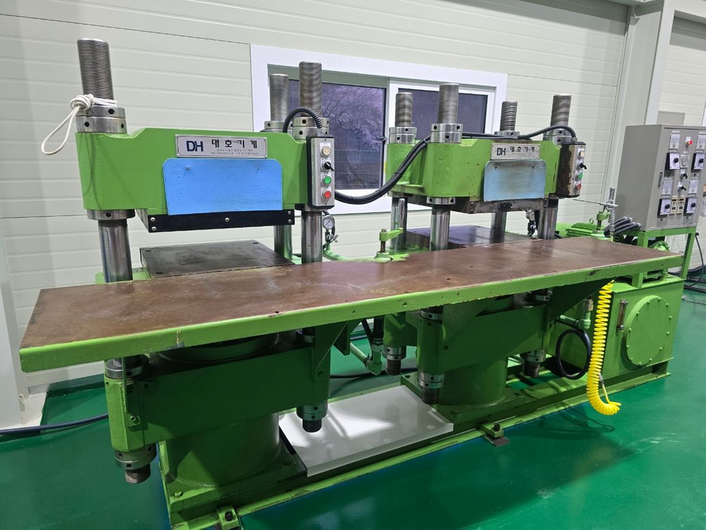 유압프레스 150톤급 판매하고 있습니다 이미지