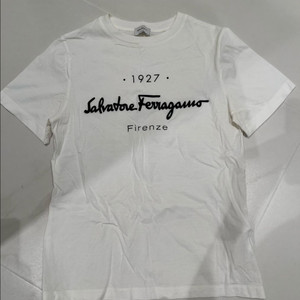 페라가모 반팔티 여성 자라 코스 셀리느 비비안웨스트우드 프라다 마쥬 가니 구찌 디올 산드로 겐조 이로 이미지