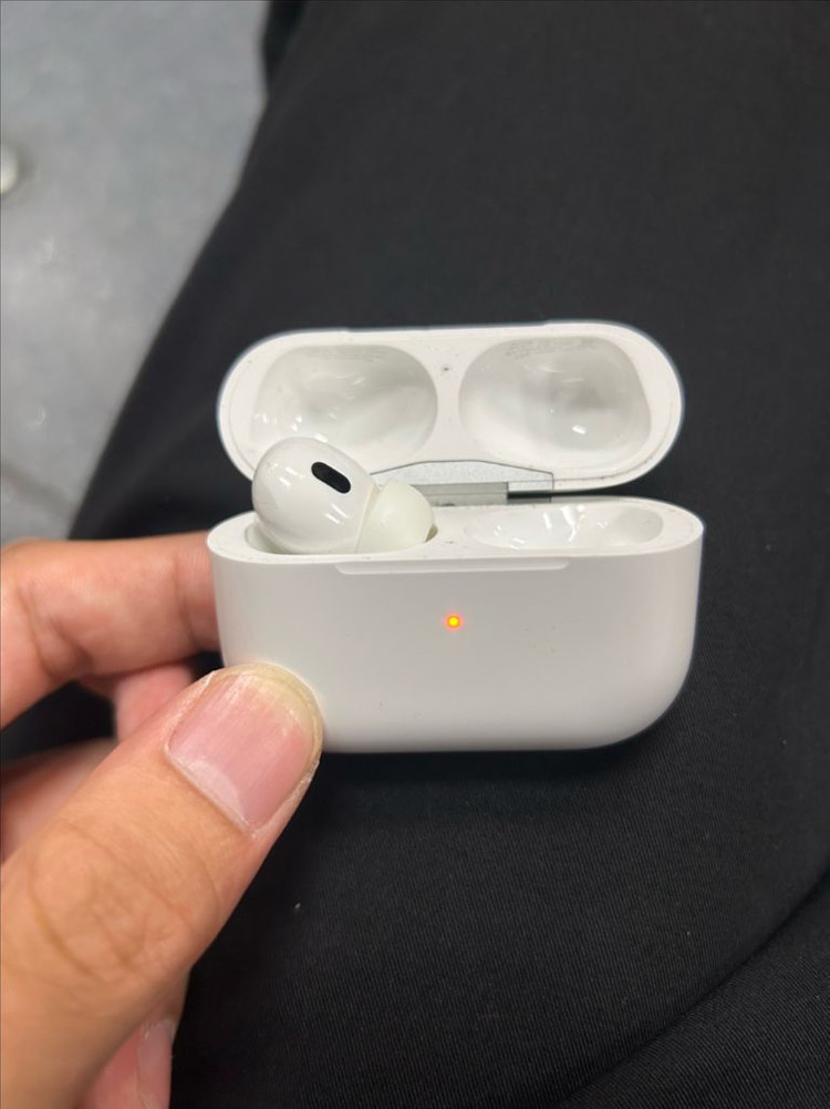 무선 이어폰 프로 2세대 이미지