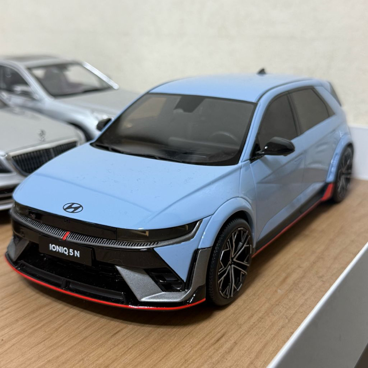 1:18 OTTO Mobile 현대 아이오닉5 N-퍼포먼스 블루 레진 다이캐스트 이미지