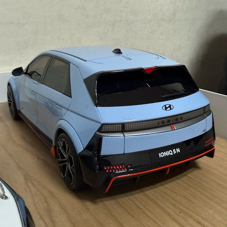 1:18 OTTO Mobile 현대 아이오닉5 N-퍼포먼스 블루 레진 다이캐스트 이미지