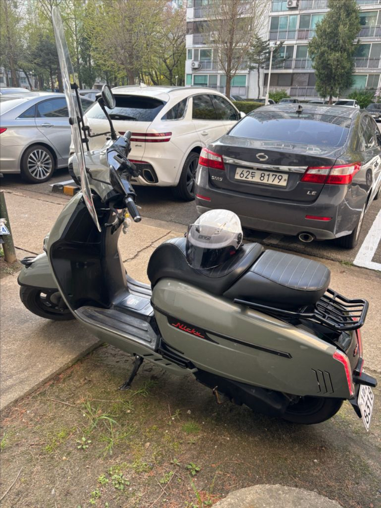 빅토리아 니키 125cc 스쿠터 이미지