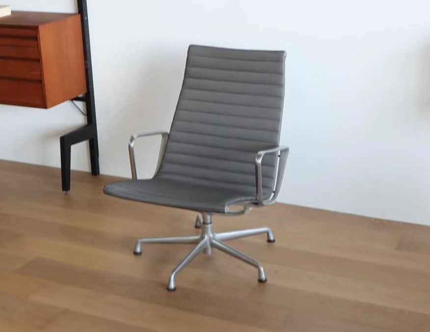 Herman Miller 허먼밀러 aluminium group 의자 이미지