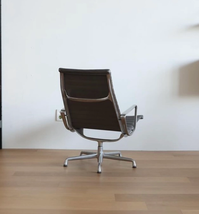 Herman Miller 허먼밀러 aluminium group 의자 이미지