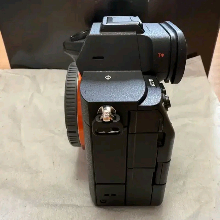 소니 A7M4 풀프레임 미러리스 카메라 이미지