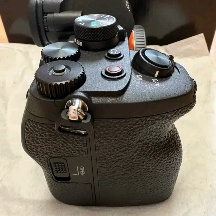 소니 A7M4 풀프레임 미러리스 카메라 이미지