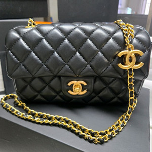 샤넬 25FW cc로고 미니 플랩백 이미지