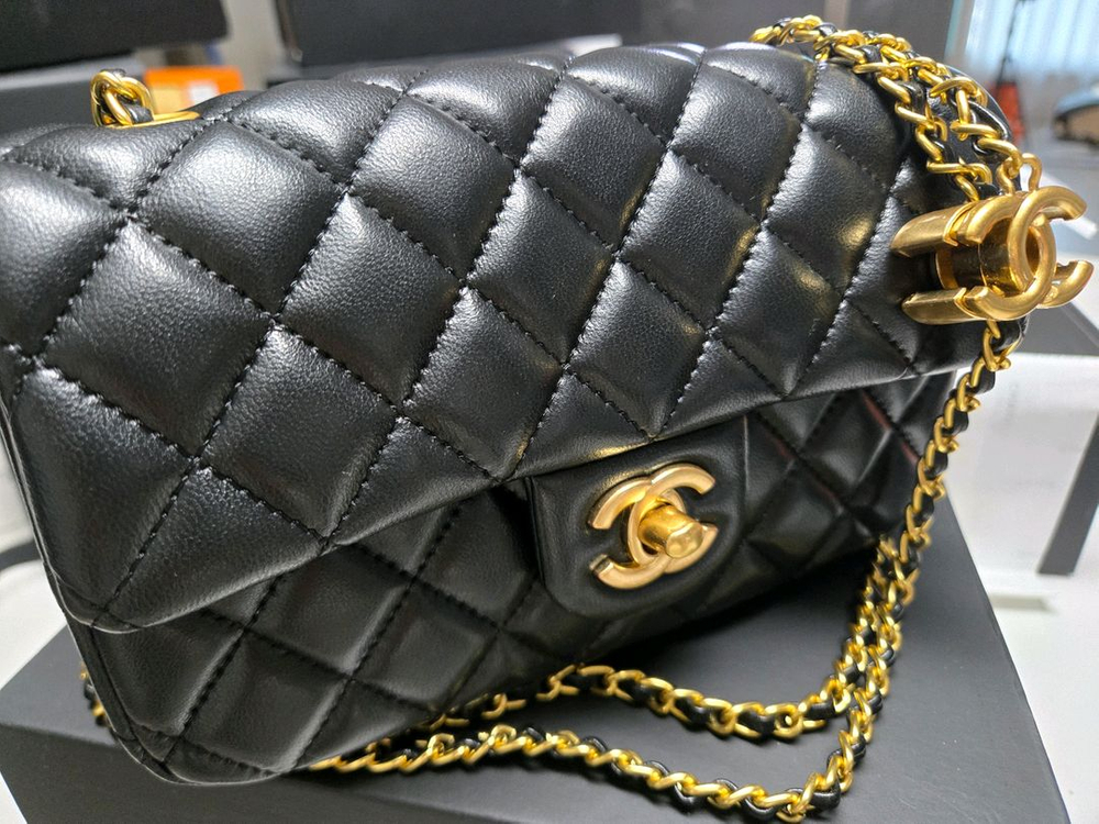 샤넬 25FW cc로고 미니 플랩백 이미지