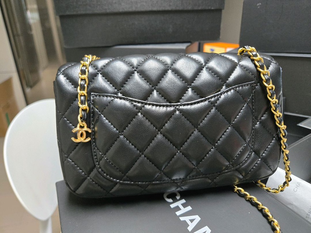 샤넬 25FW cc로고 미니 플랩백 이미지